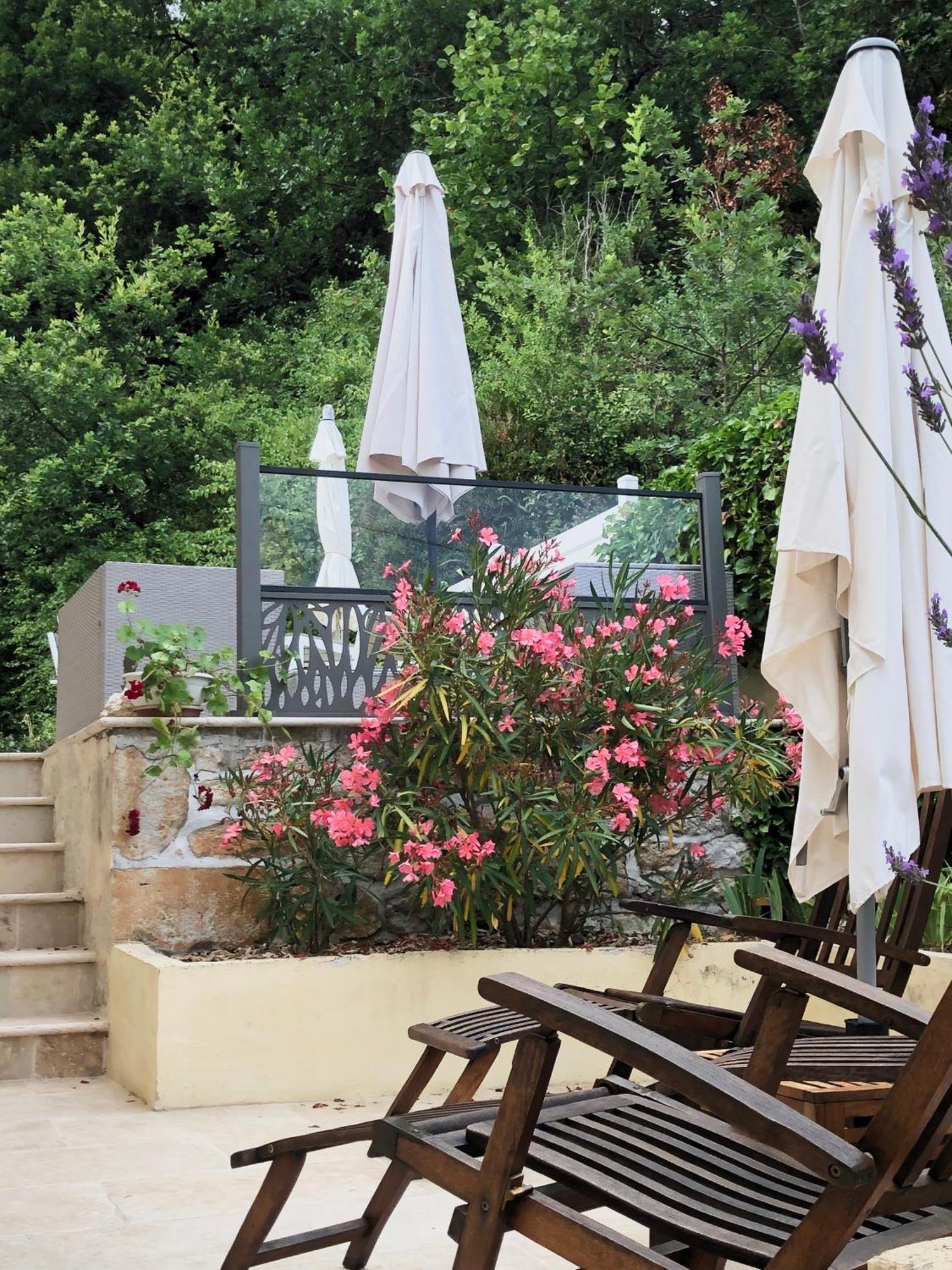 Villa d'Est en Ouest à Montcuq Extérieur photo